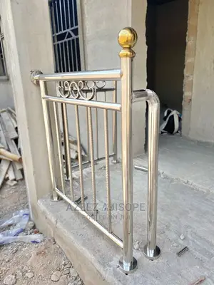Double Stand Design