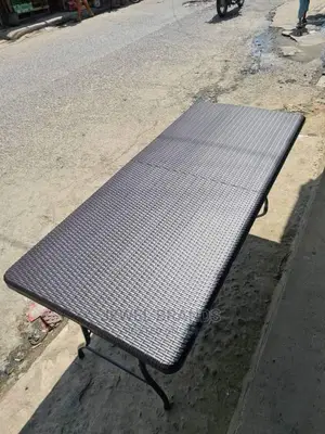 Foldable Table 6 Feet