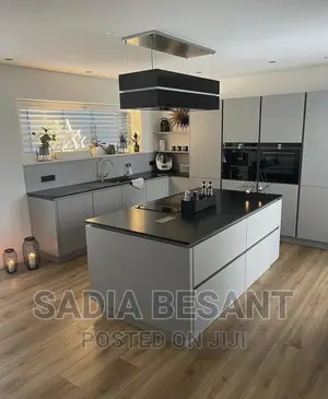 Luxury Kitchen Design With Accessories