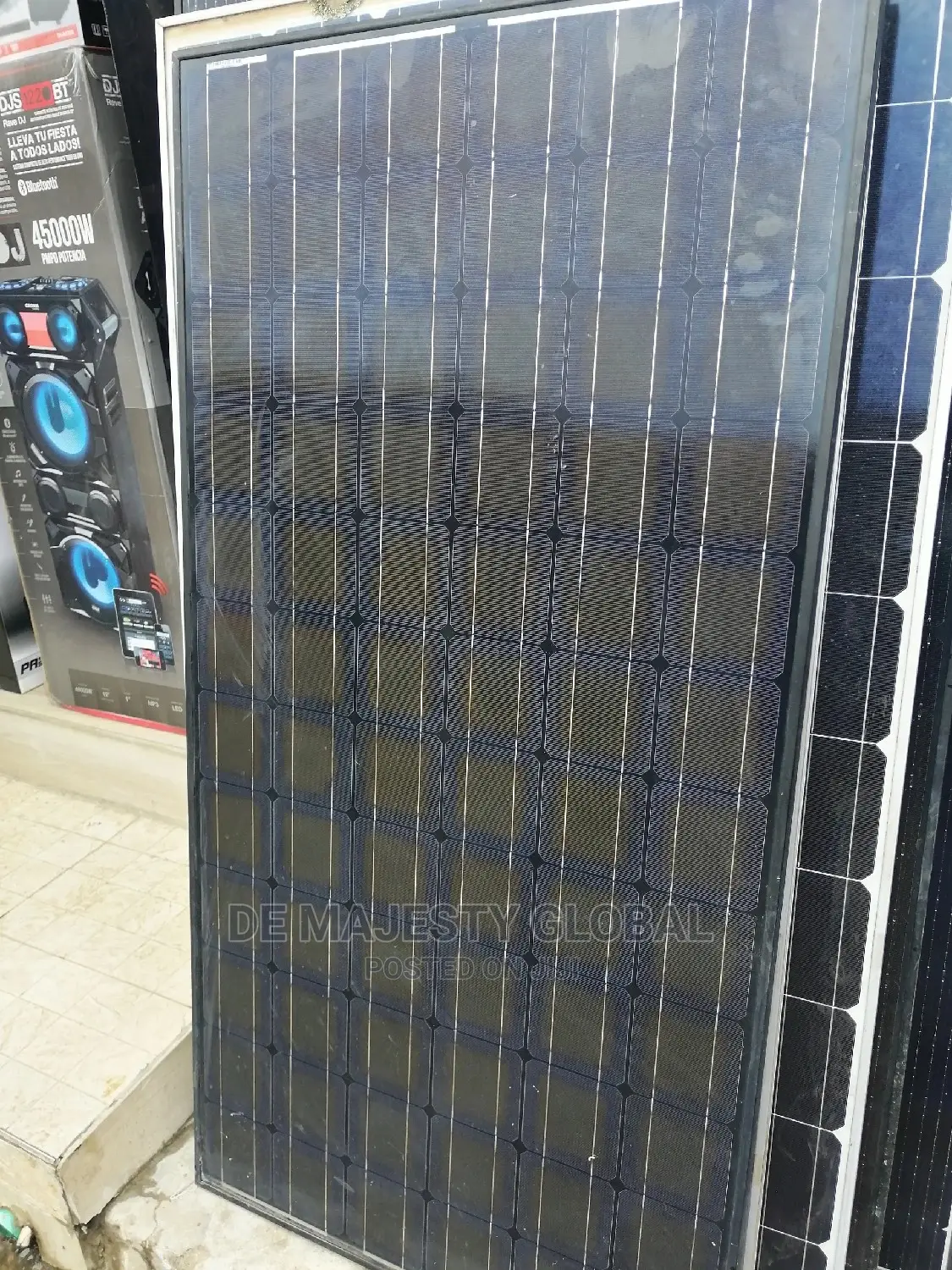 Quality 270W Mono Crystalline Canadian Solar Panel. 
