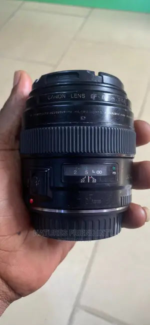 Canon 85mm 1.8