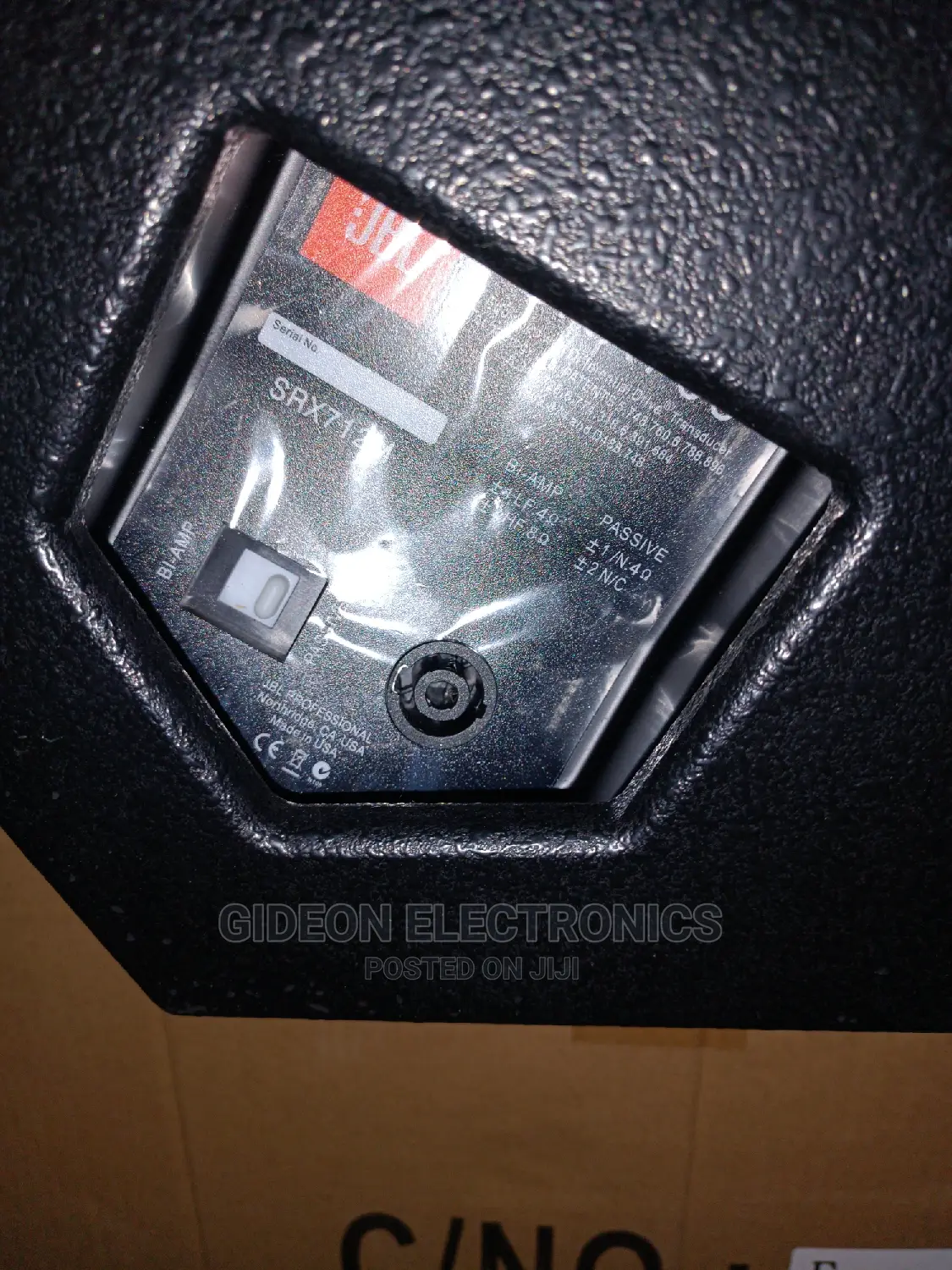 JBL SRX 712m