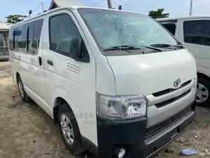Toyota HiAce 2010 White