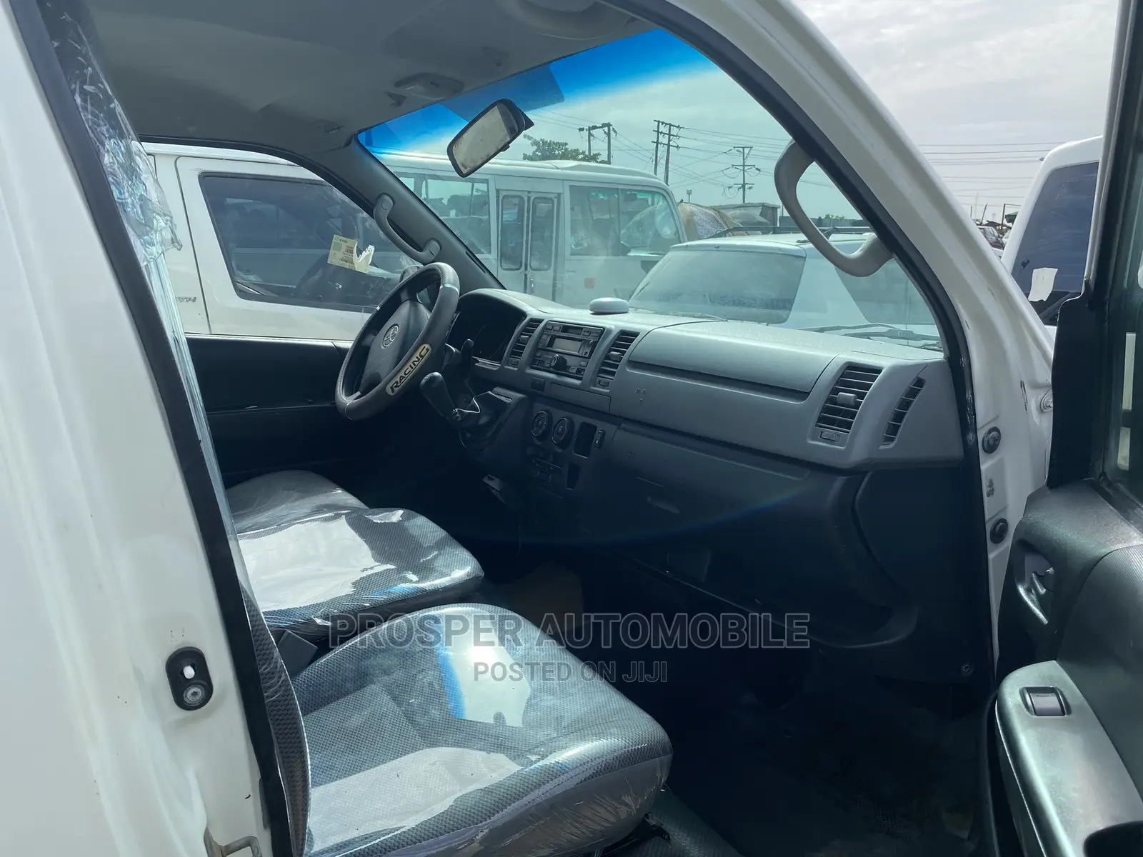 Toyota HiAce 2010 White
