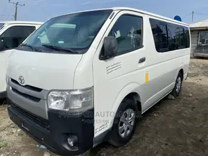 Toyota HiAce 2010 White