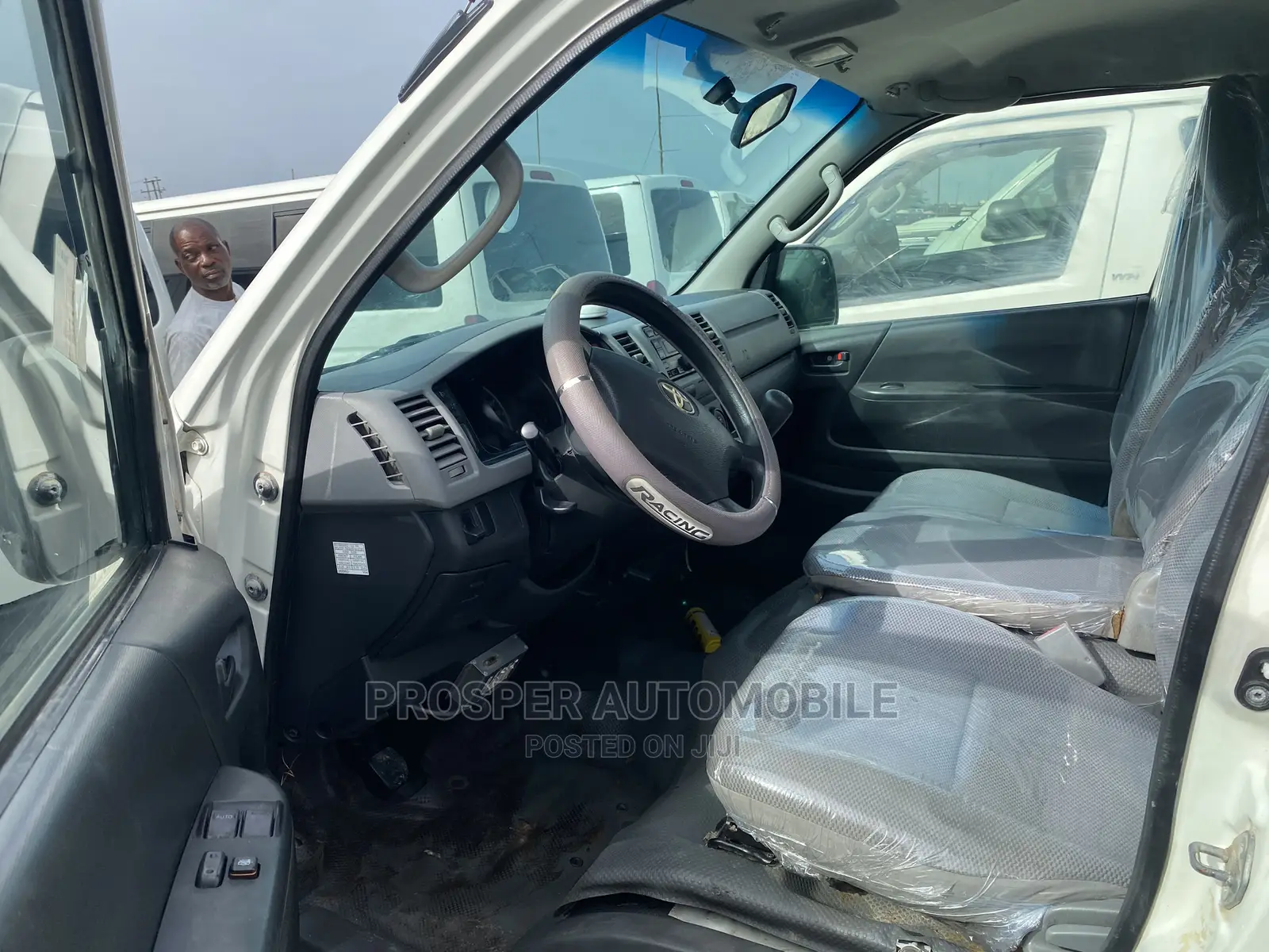 Toyota HiAce 2010 White