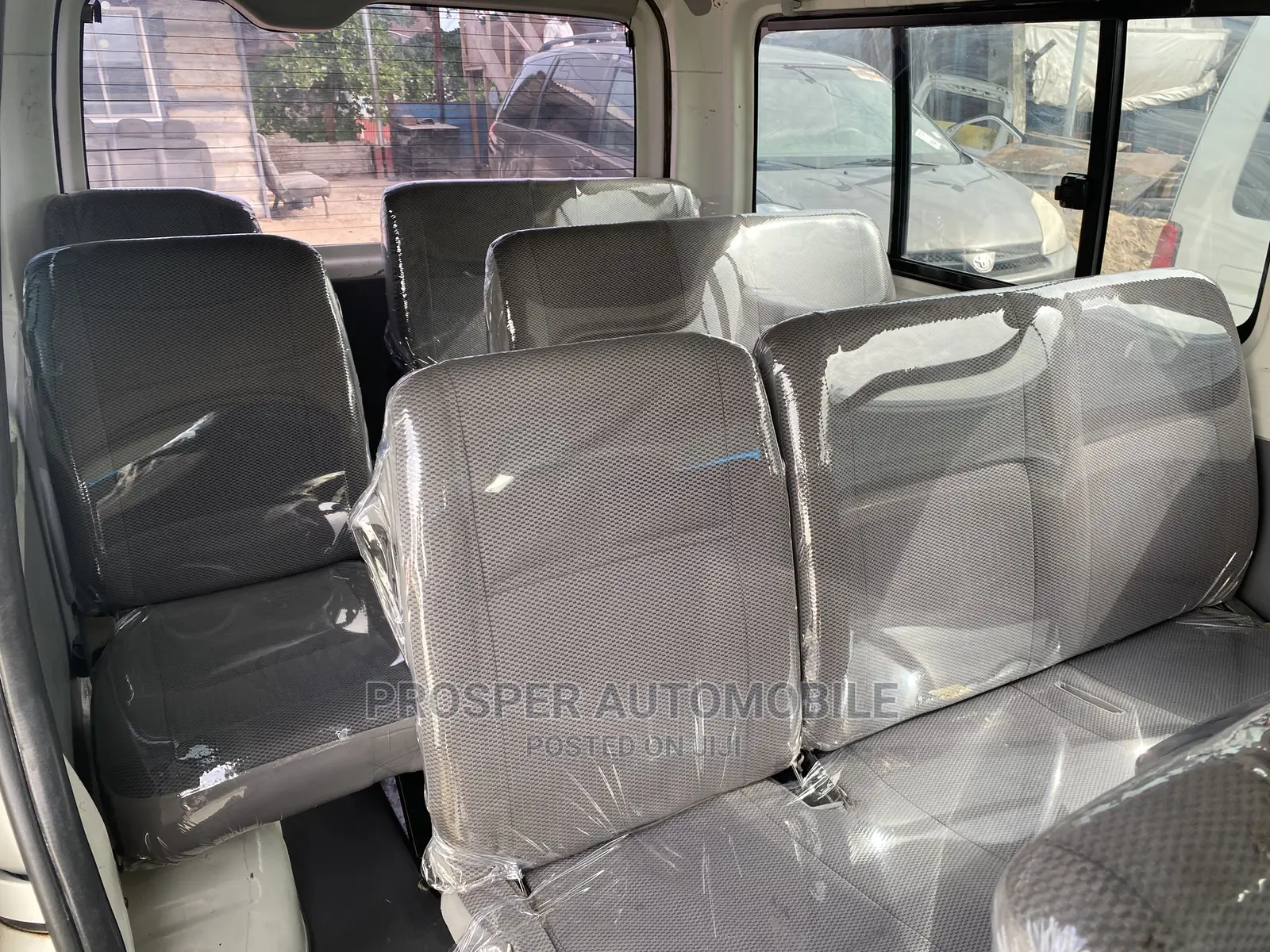 Toyota HiAce 2010 White