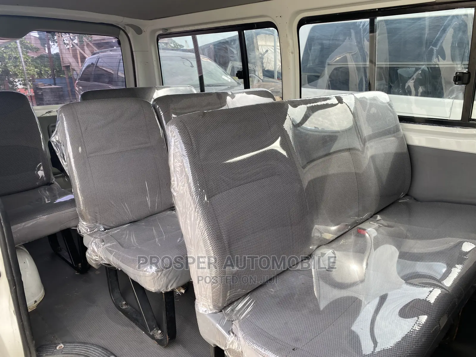 Toyota HiAce 2010 White