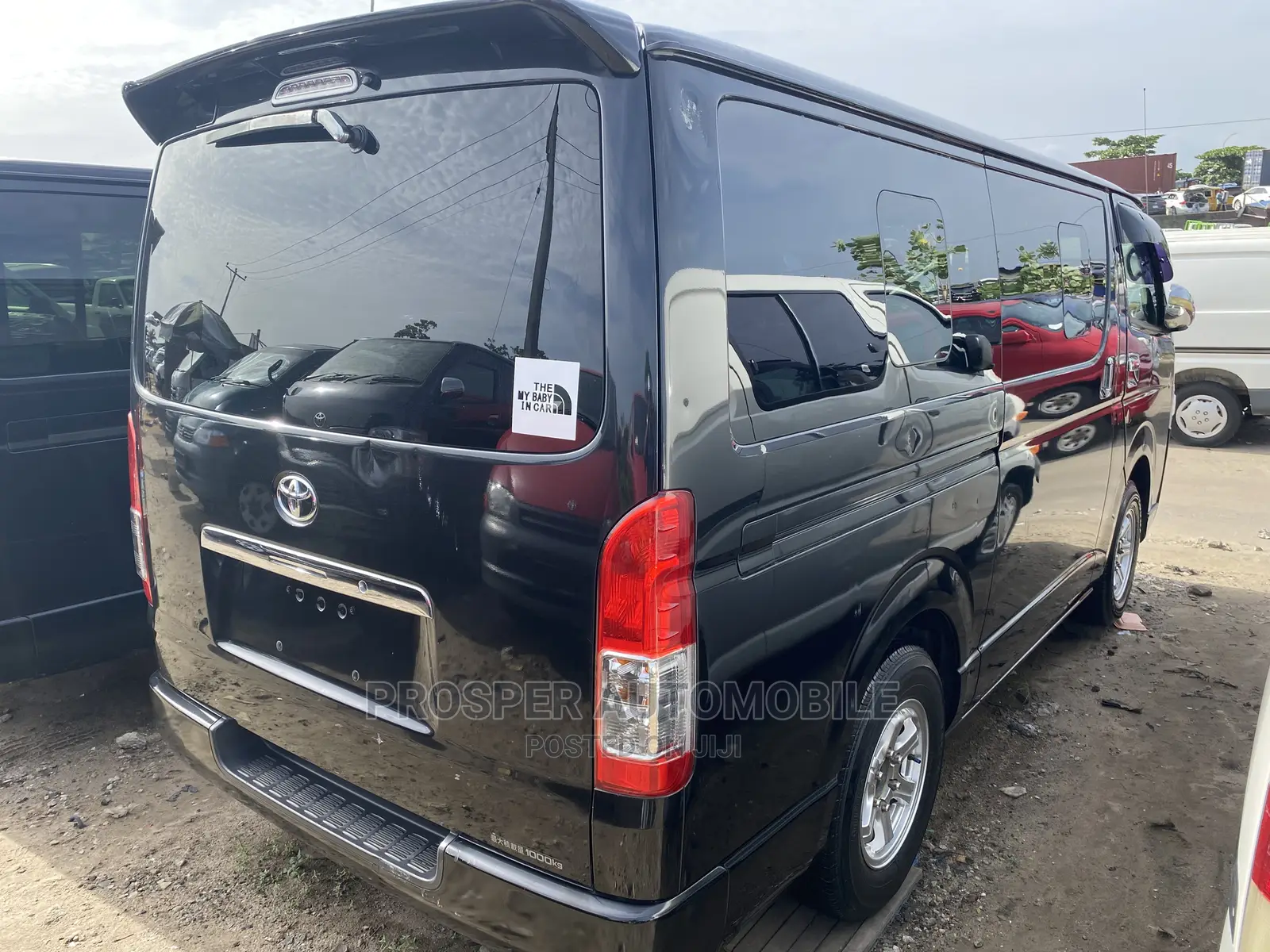 Toyota HiAce 2010 Black