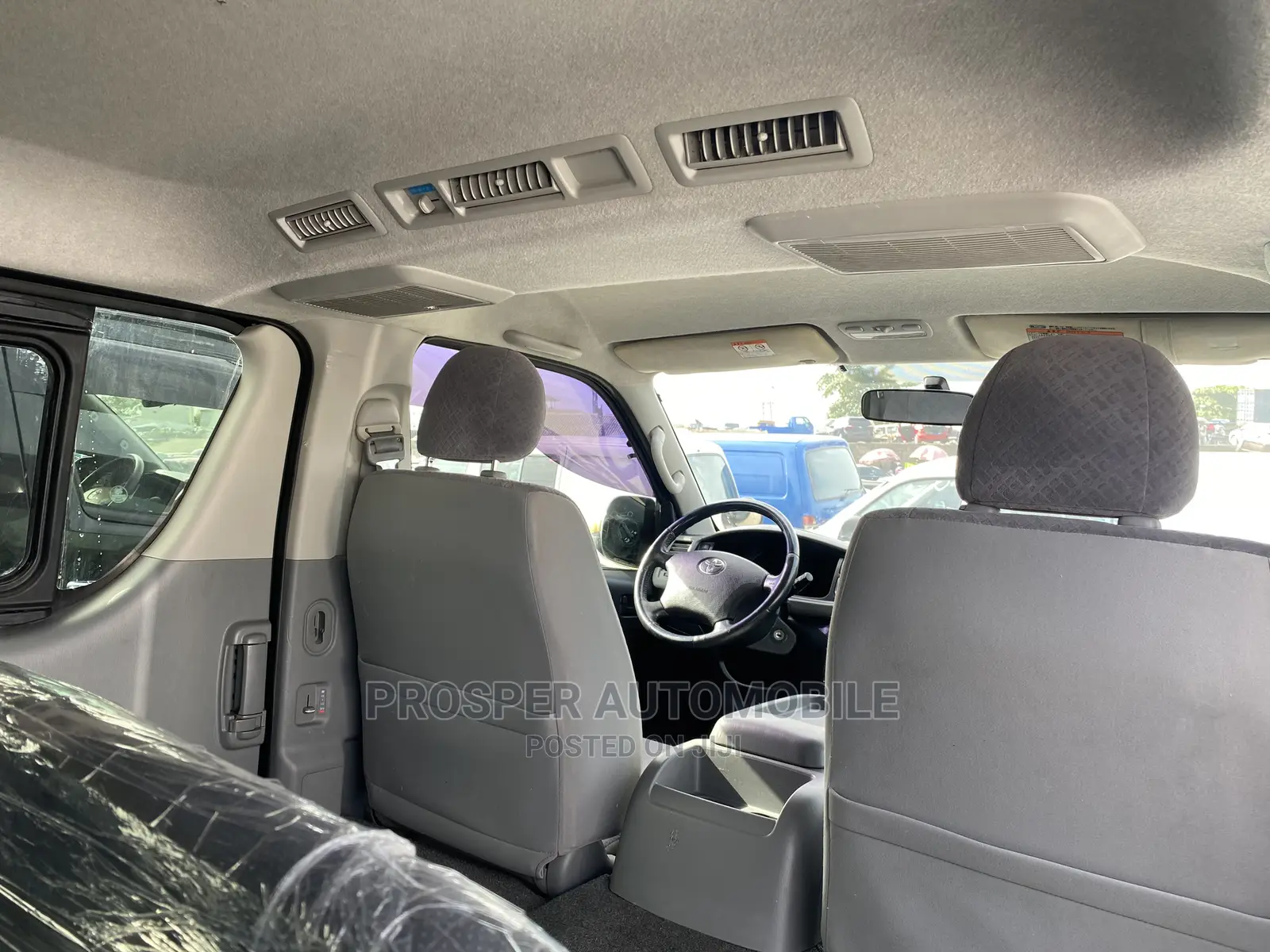 Toyota HiAce 2010 Black