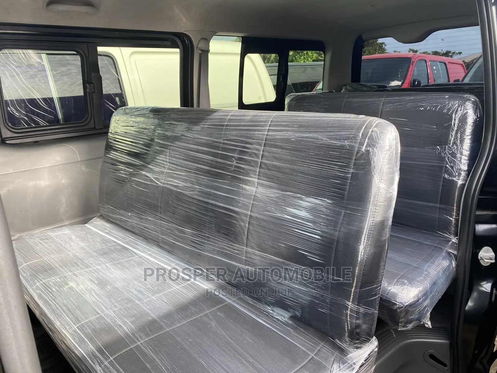 Toyota HiAce 2010 Black