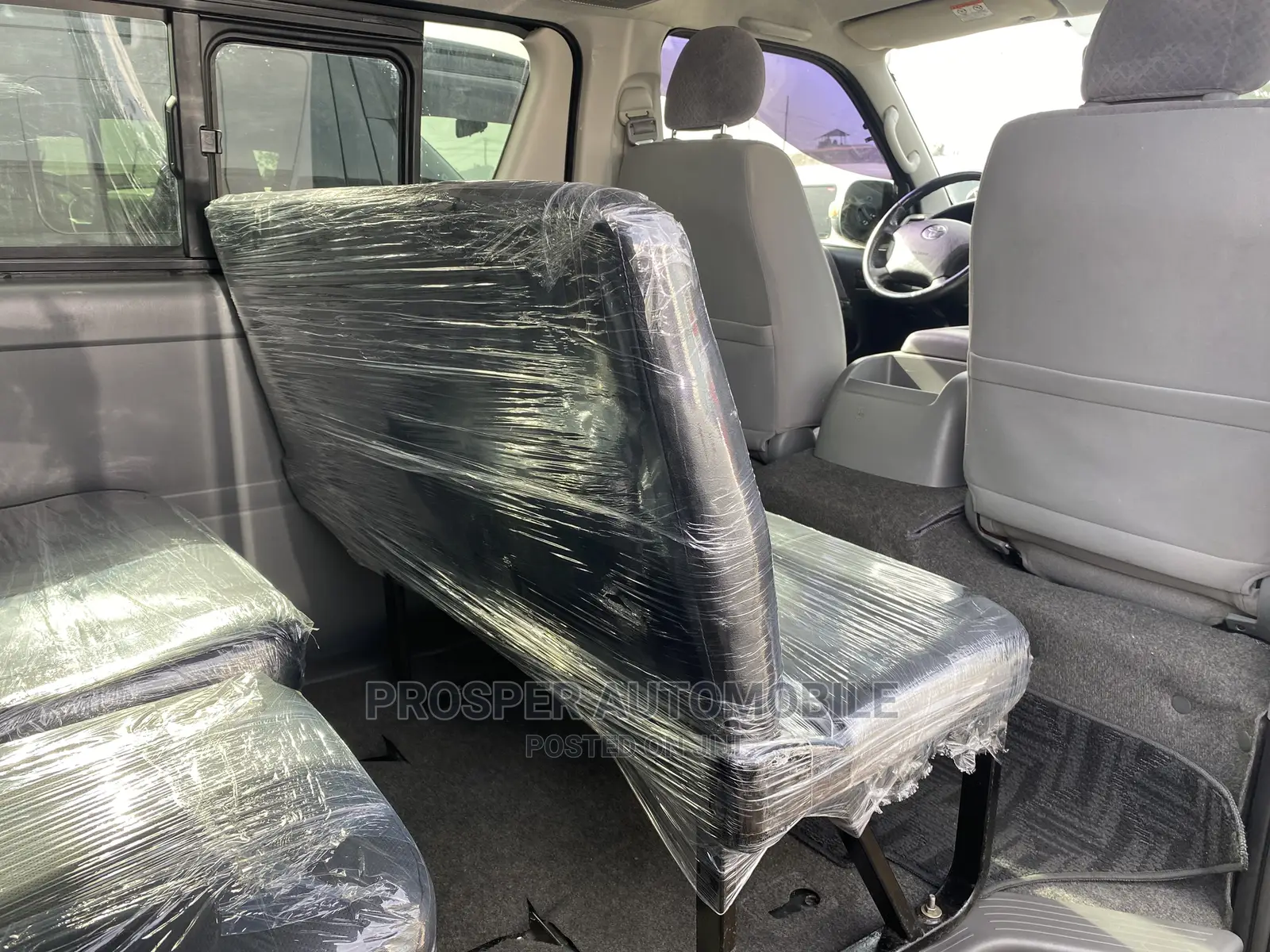 Toyota HiAce 2010 Black