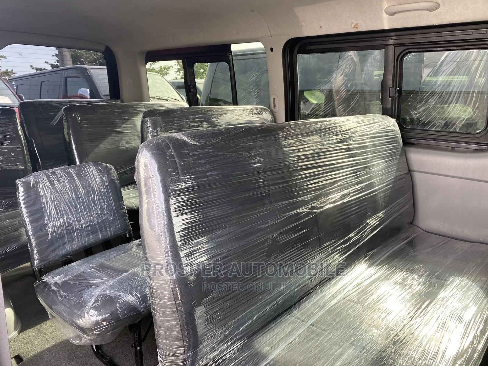 Toyota HiAce 2010 Black