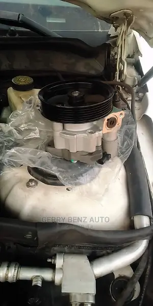 Power Steering Pump for Mercedes Benz C300,GLK350,C240,E350