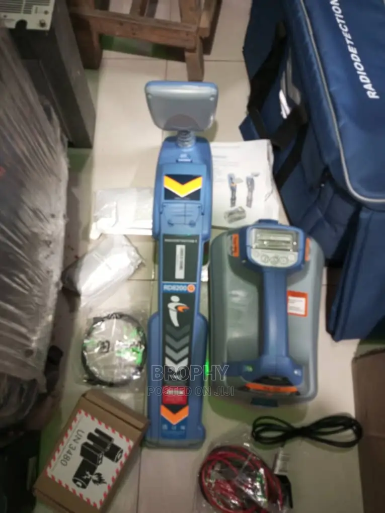 Underground Pipe and Cable Locator ( Detector )