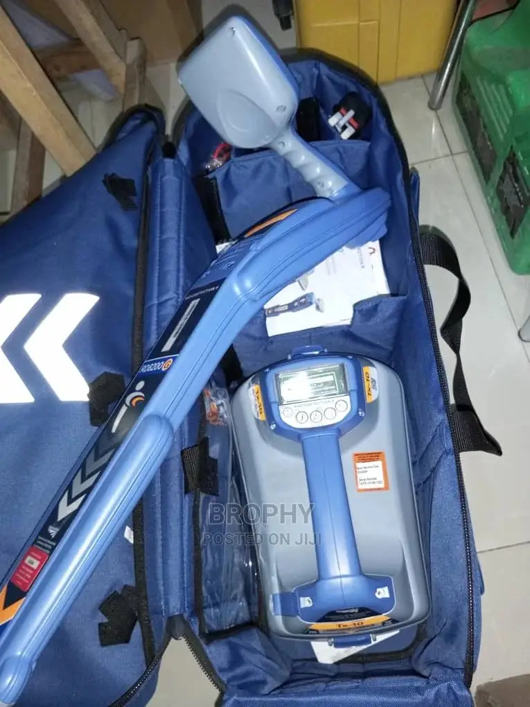 Underground Pipe and Cable Locator ( Detector )