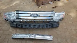 Complete Headlight and Frontgrill Ford Edge 2008