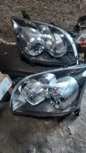 Headlamp Toyota Avensis 2007