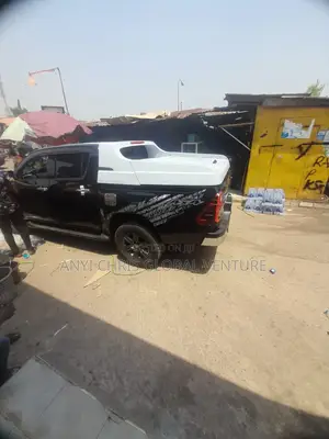 Toyota Hilux, Original Booth Cover Carry Boy