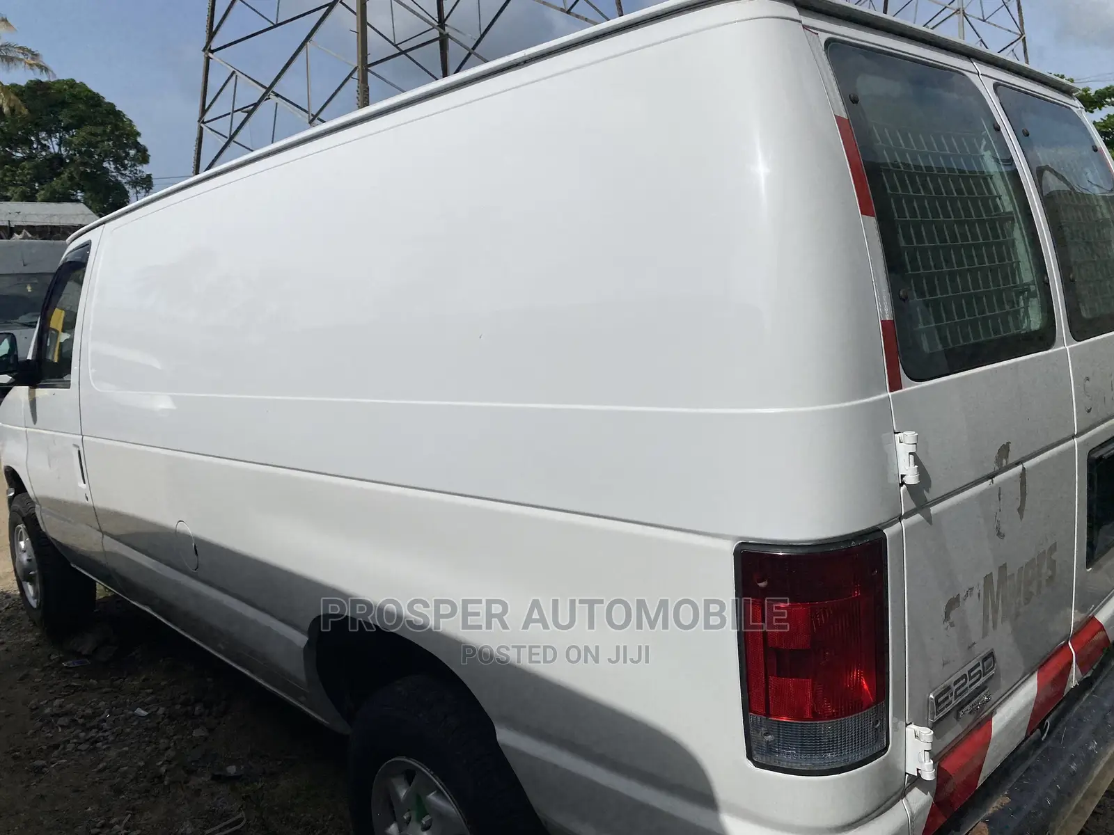 Ford E250 2011 White