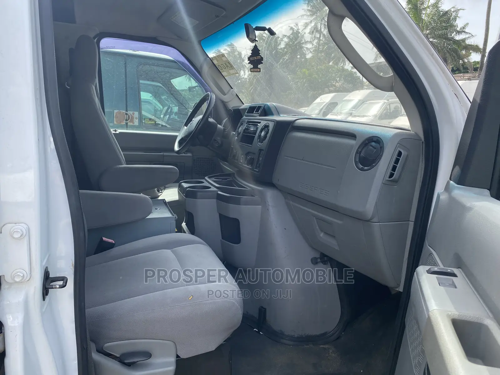 Ford E250 2011 White