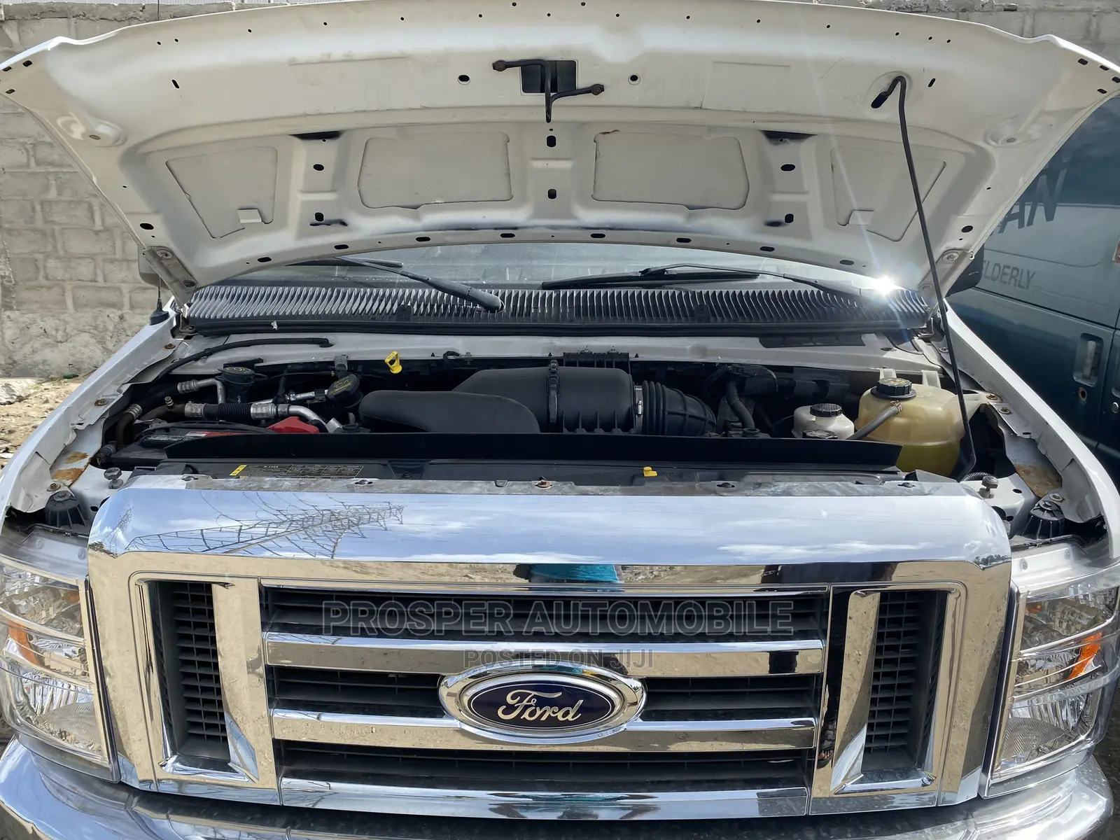 Ford E250 2011 White