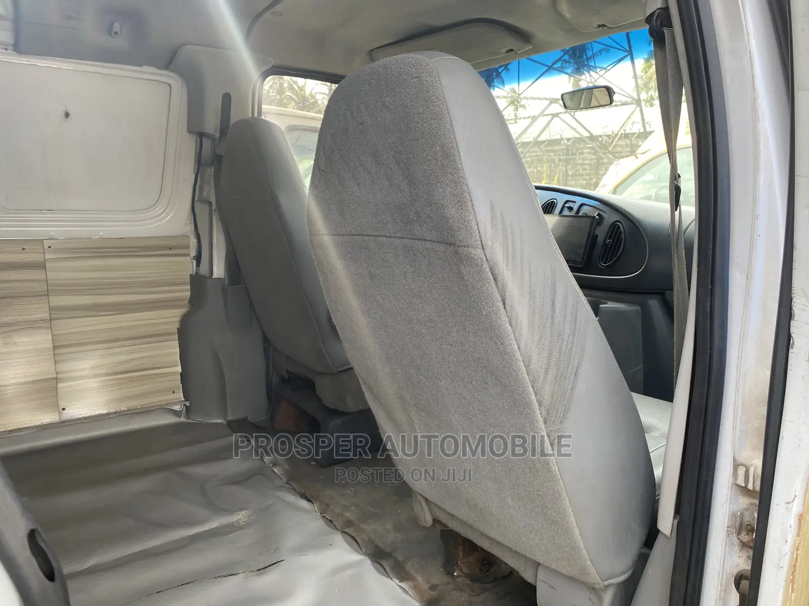 Ford E250 2005 White