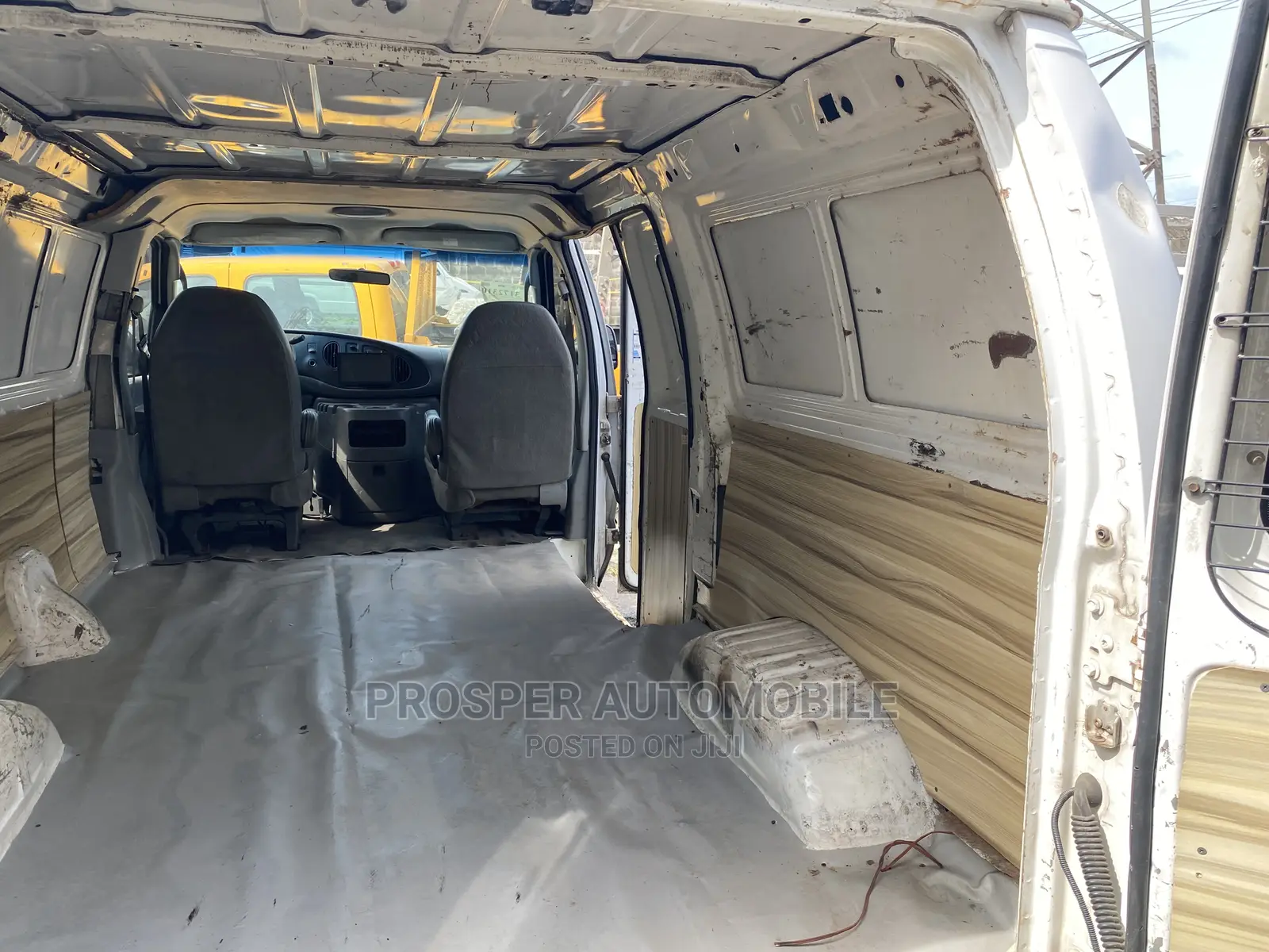 Ford E250 2005 White