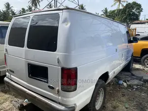 Ford E250 2005 White