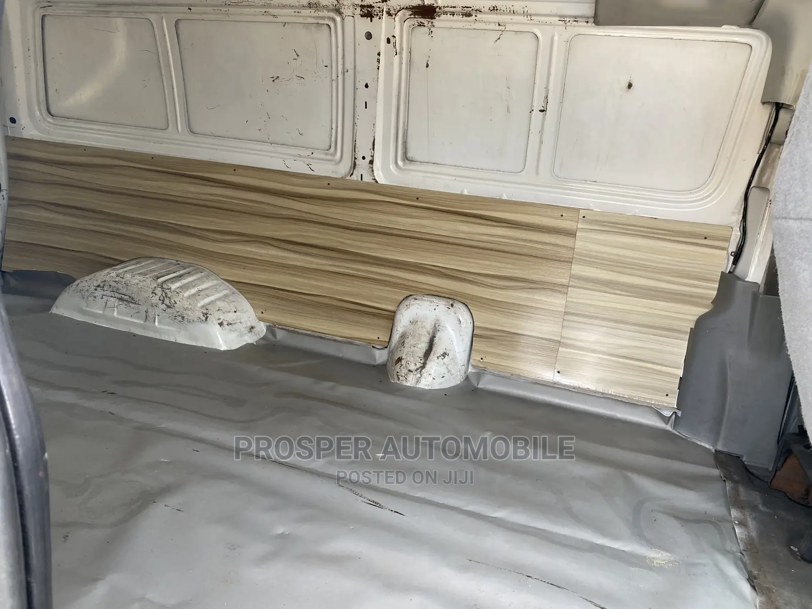 Ford E250 2005 White