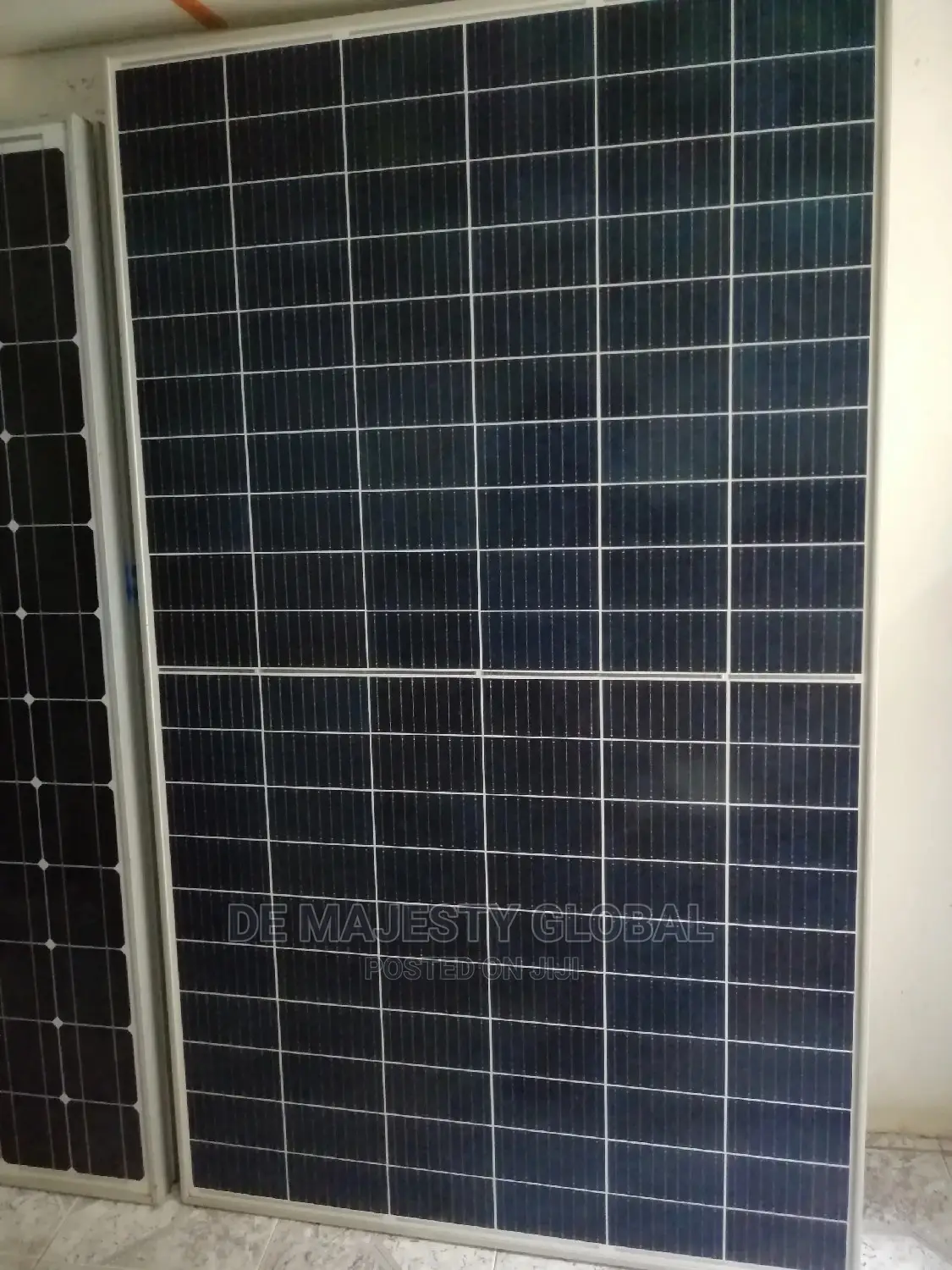 Half-Cut 600 Watt Solar Panels
