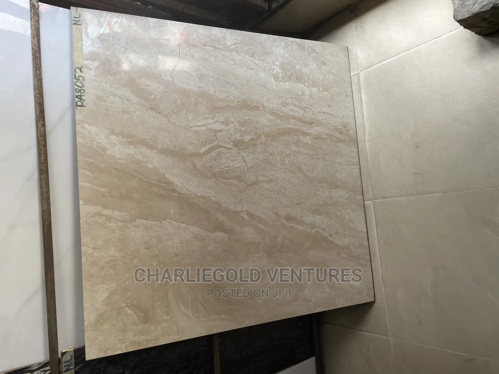 Polished Design Sitting Room Floor Tiles