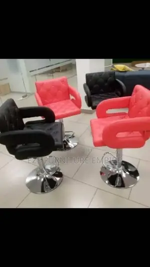 Executive Bar Stool With Armrest