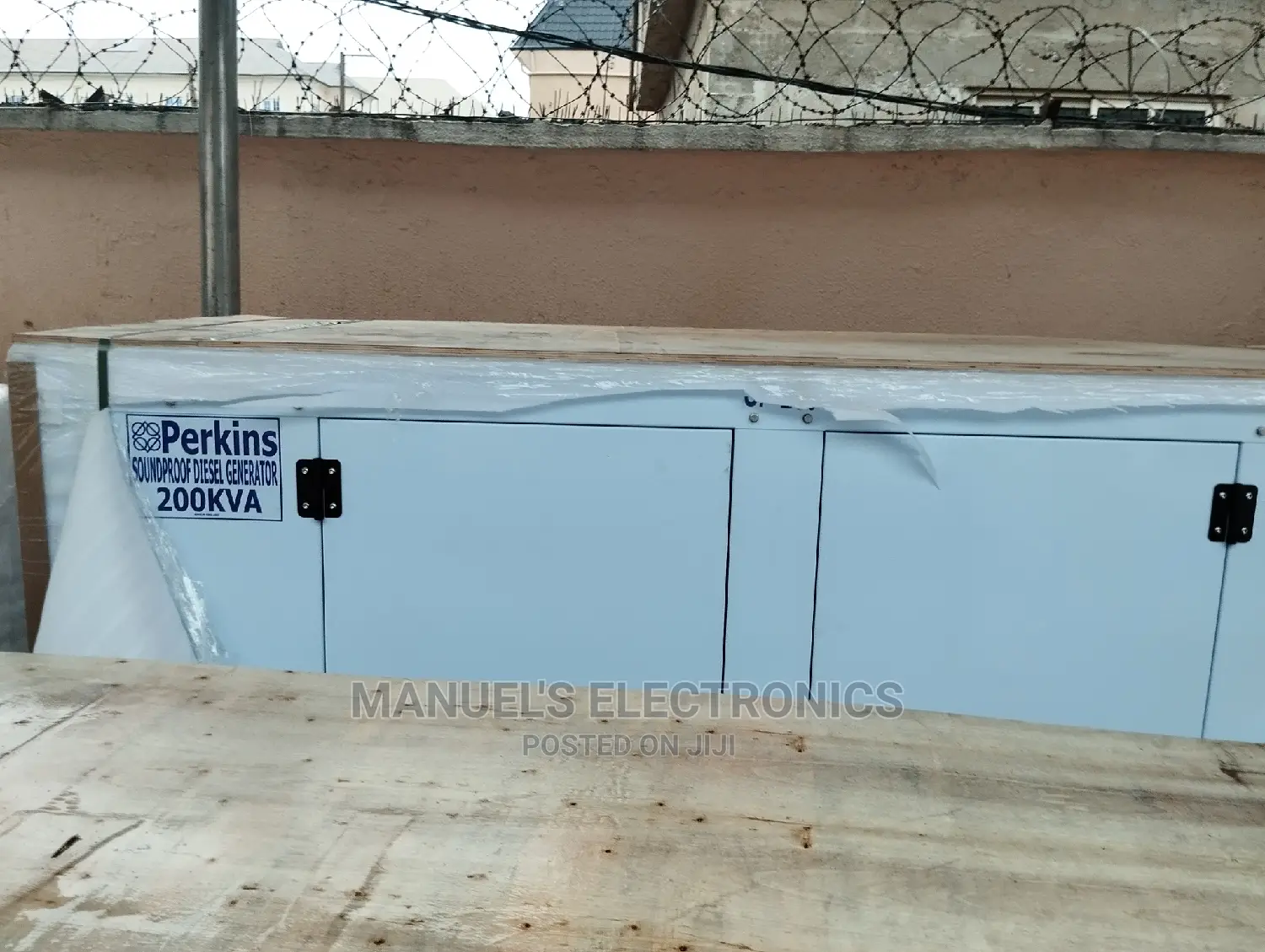 200kva Perkins Diesal Soundproof Generator 100% Copper Coil