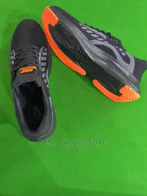 Original Unisex Nike Sneakers Available in Sizes and Colors