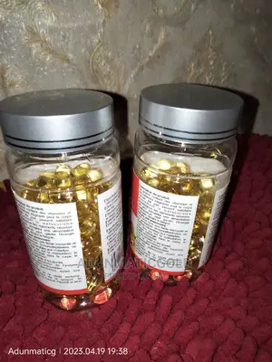 Multivitamin Capsules With Vitamin a , B1, B2 C2 E