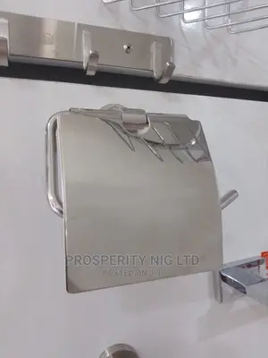 Tissue Holder