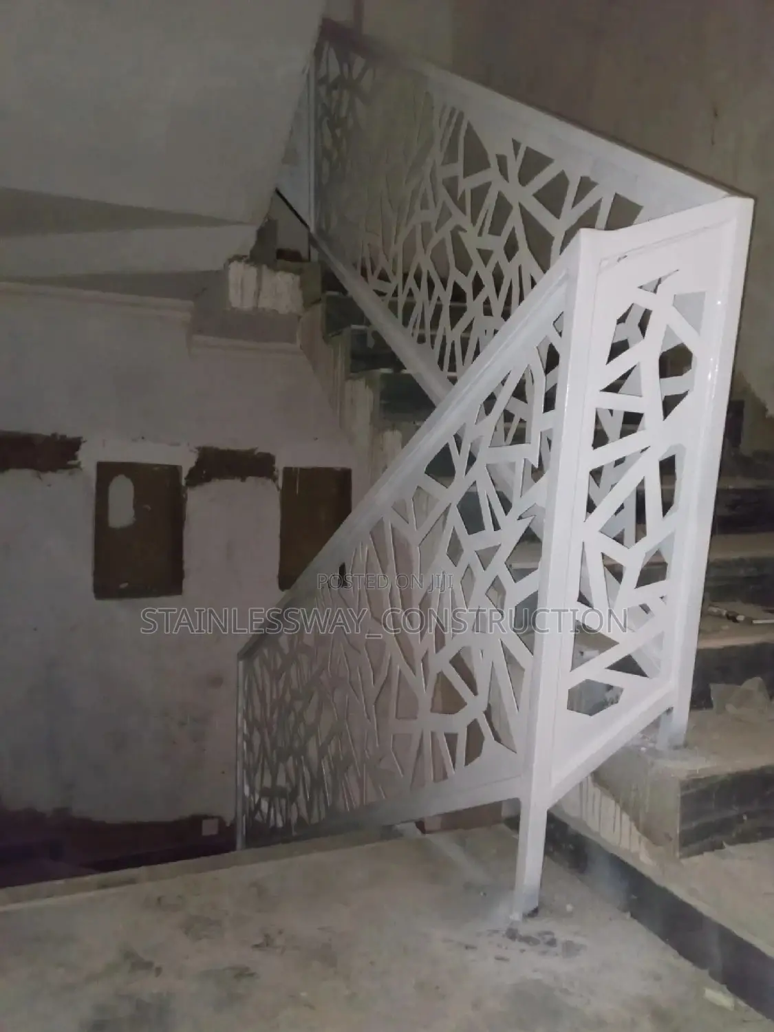 Aka 2mm Laser-Cut White Design