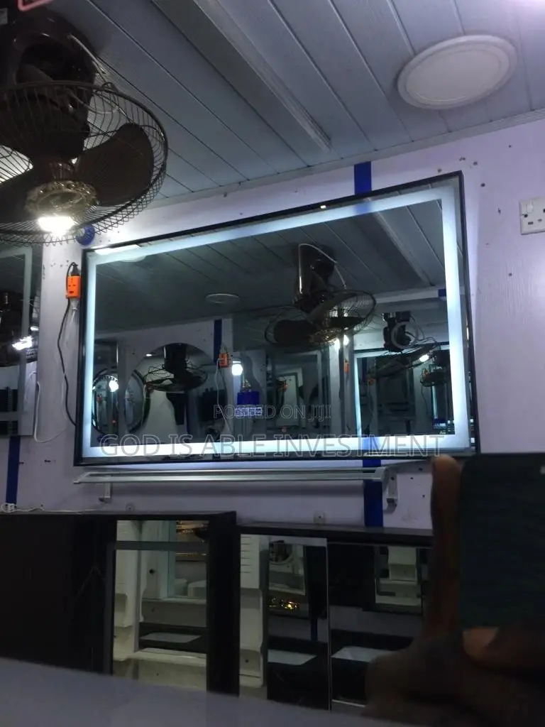 70/150 Led Mirror With Bluetooth