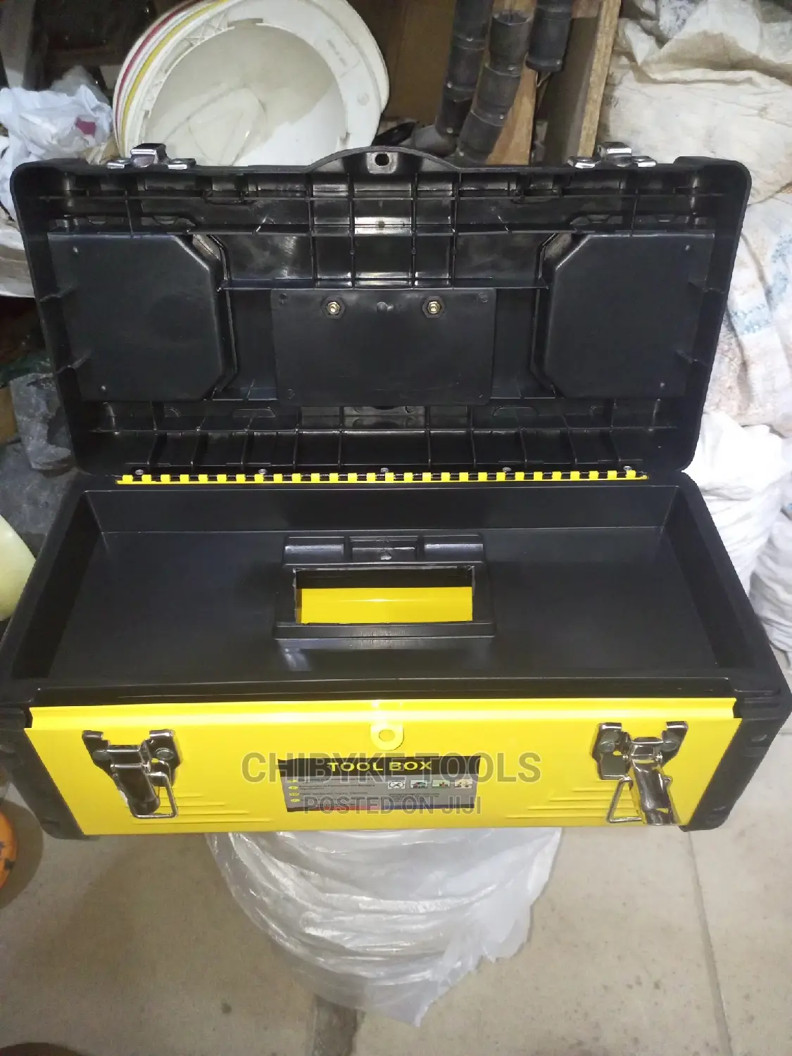 19" Metal Plastic Empty Tools Box