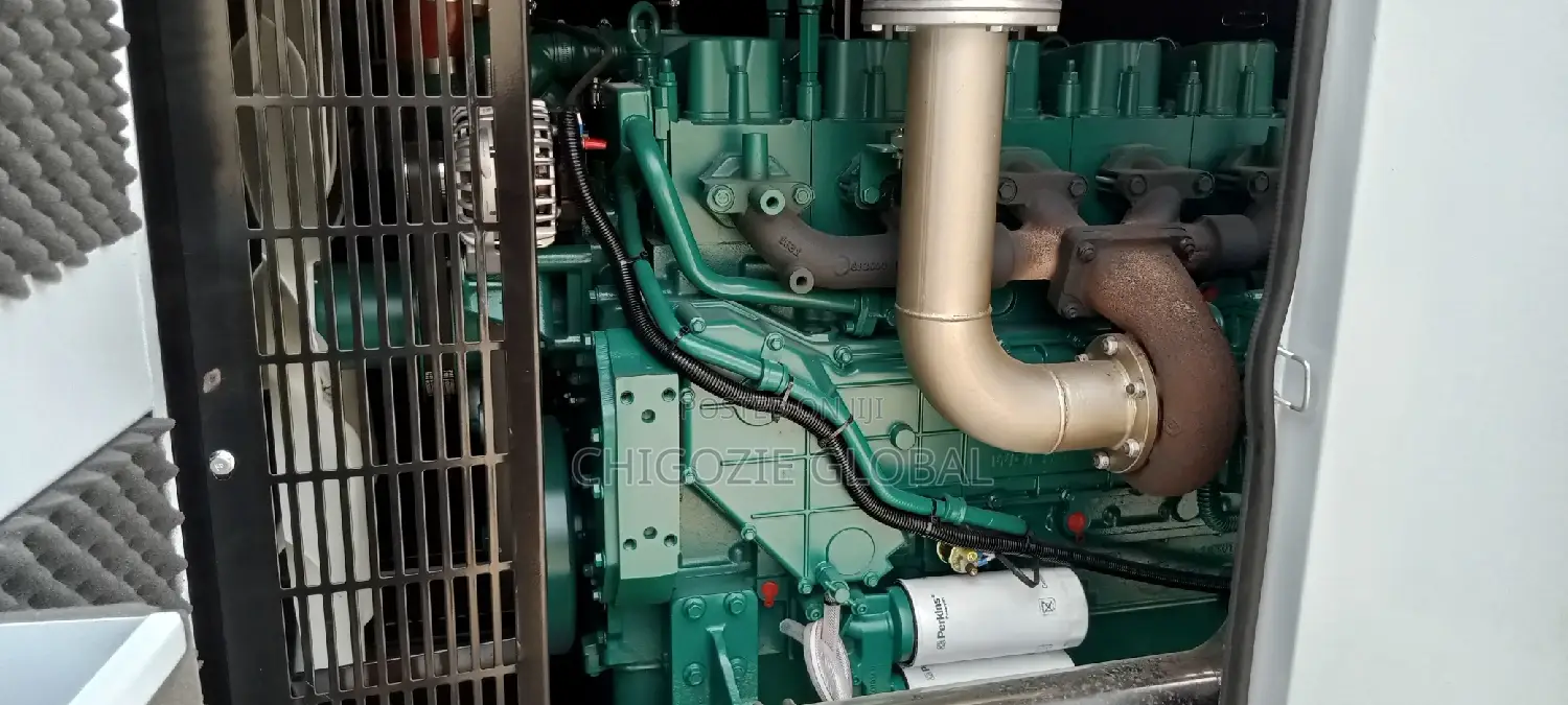 Perkins 700kva Soundproof Diesel Generator