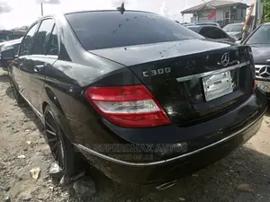 Mercedes-Benz C300 2010 Black