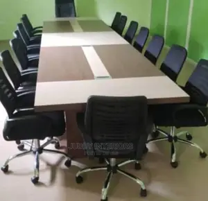 16 Seaters Conference Table With Chairs