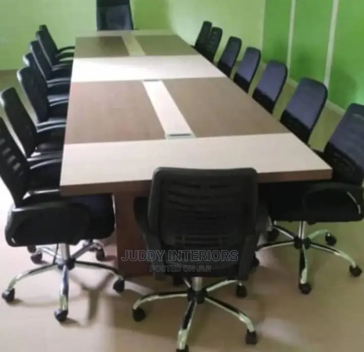 16 Seaters Conference Table With Chairs