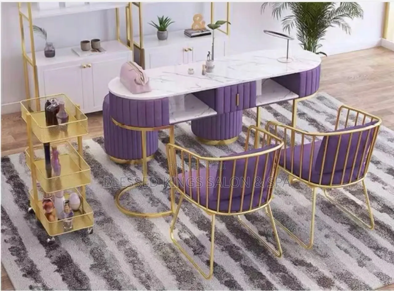 Nail Table