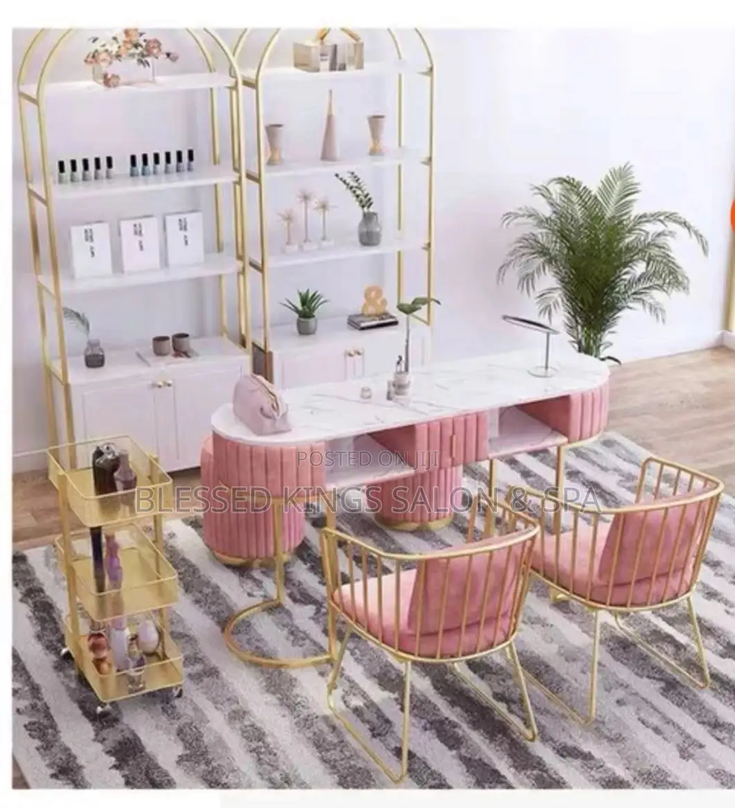 Nail Table