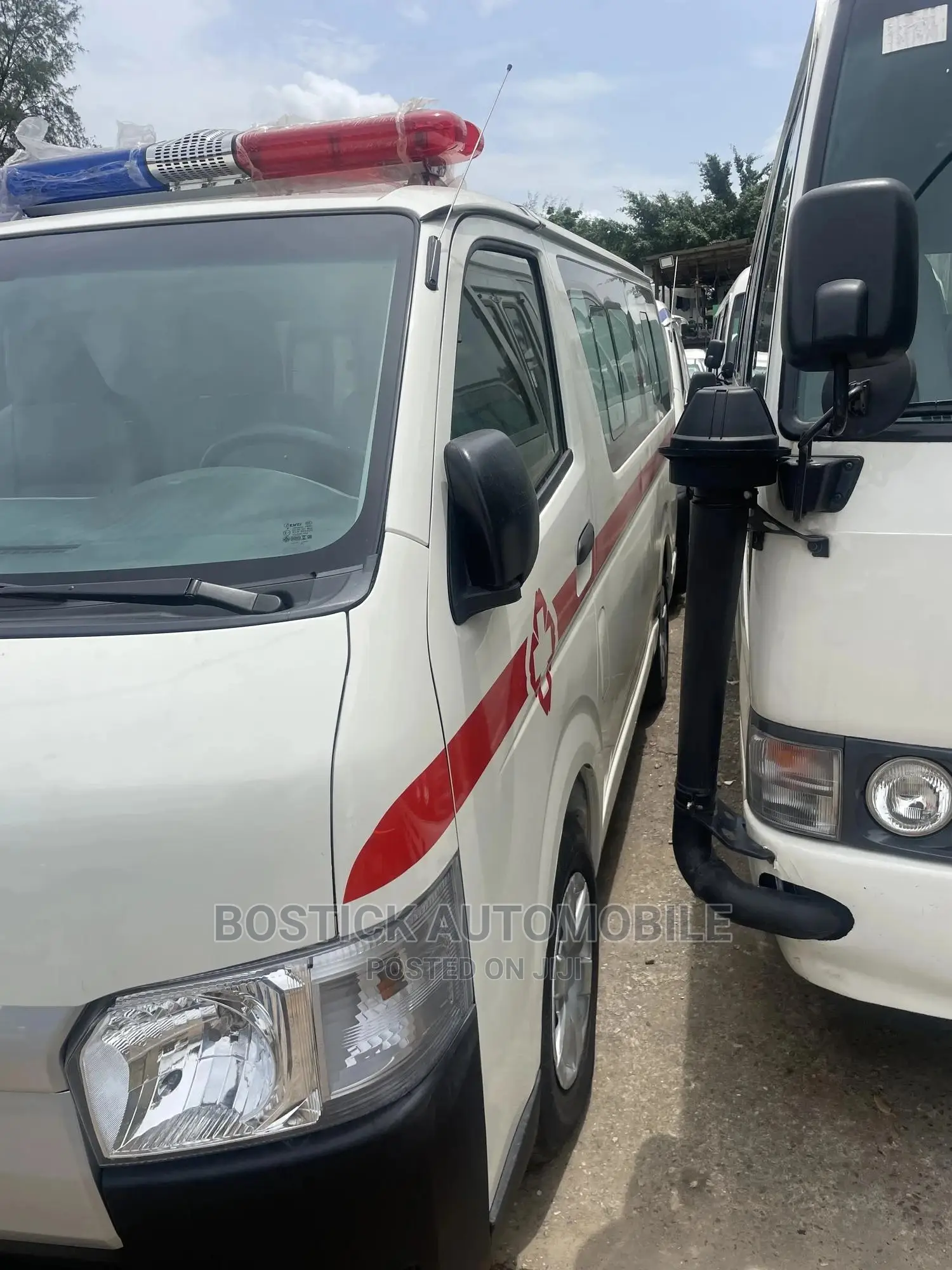Toyota HiAce 2014 White
