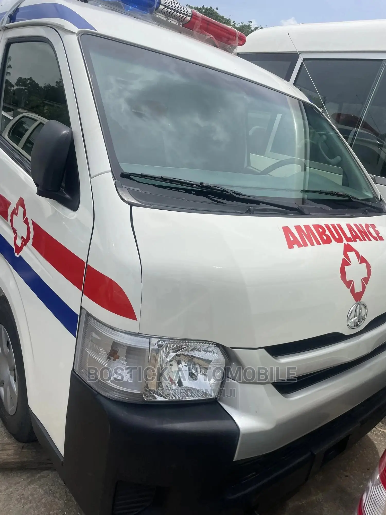 Toyota HiAce 2014 White