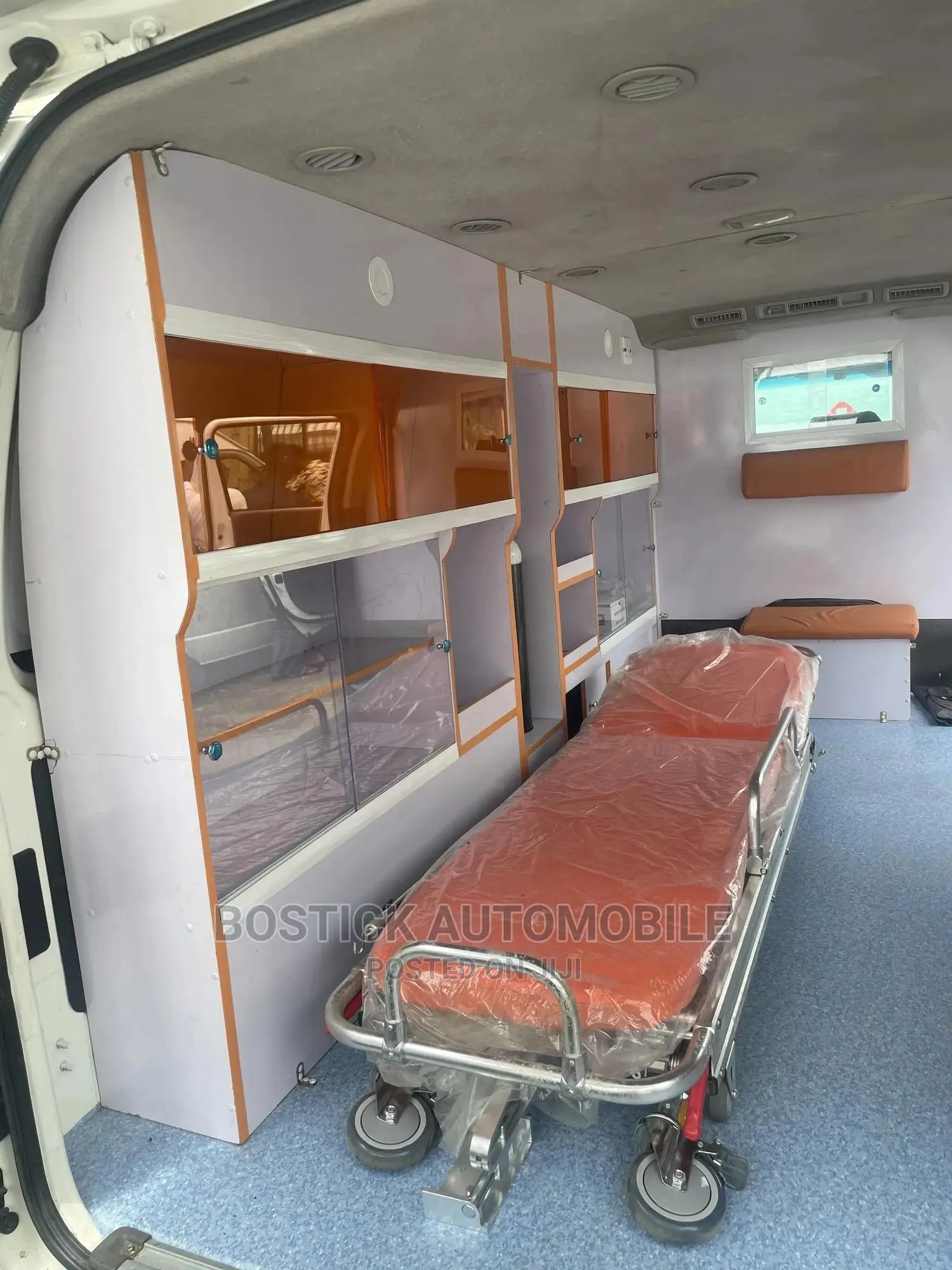 Toyota HiAce 2014 White
