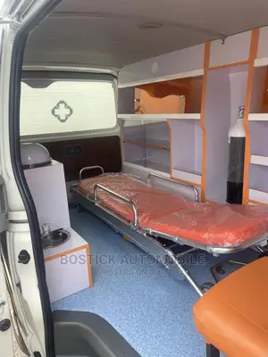 Toyota HiAce 2014 White